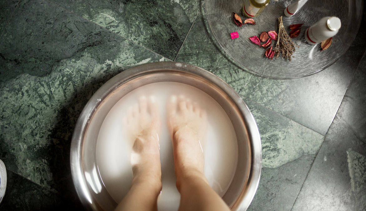 The Lower-Body Benefits of Soaking Your Feet